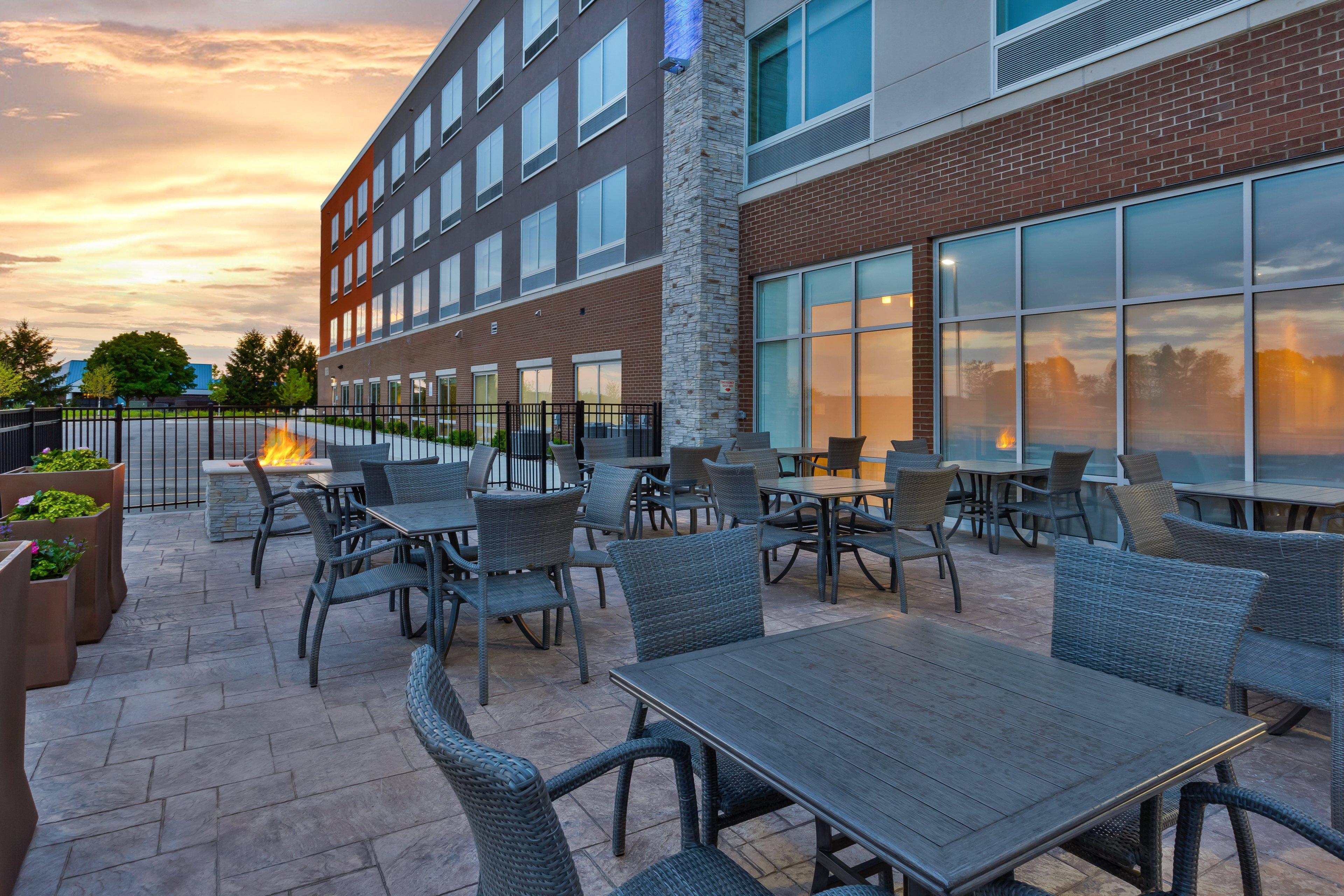Holiday Inn Express & Suites - Grand Rapids Airport - South By Ihg Zewnętrze zdjęcie